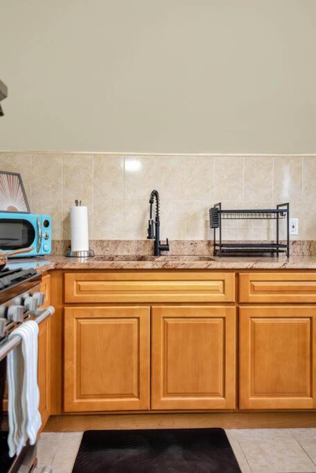 Golden Gem In Heart Of East Rock Quiet 3Br Near Dt And Yale Apartment New Haven Ngoại thất bức ảnh