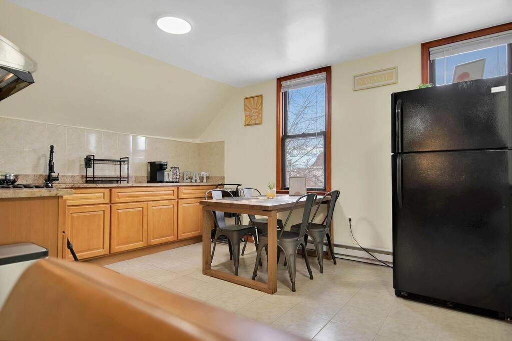 Golden Gem In Heart Of East Rock Quiet 3Br Near Dt And Yale Apartment New Haven Ngoại thất bức ảnh
