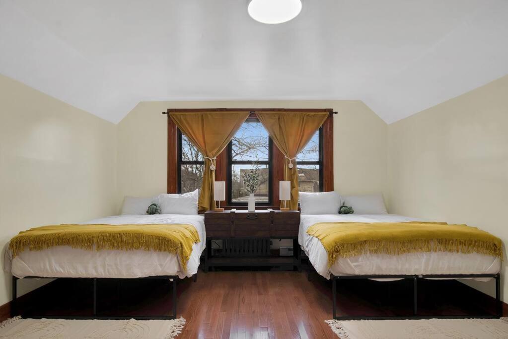 Golden Gem In Heart Of East Rock Quiet 3Br Near Dt And Yale Apartment New Haven Ngoại thất bức ảnh