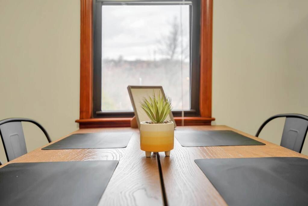 Golden Gem In Heart Of East Rock Quiet 3Br Near Dt And Yale Apartment New Haven Ngoại thất bức ảnh