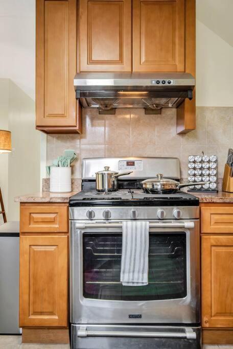 Golden Gem In Heart Of East Rock Quiet 3Br Near Dt And Yale Apartment New Haven Ngoại thất bức ảnh