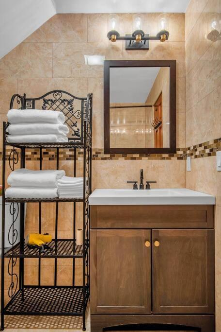 Golden Gem In Heart Of East Rock Quiet 3Br Near Dt And Yale Apartment New Haven Ngoại thất bức ảnh