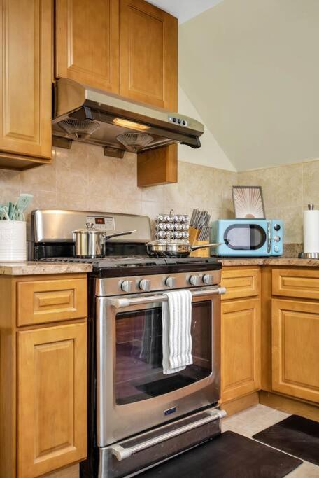 Golden Gem In Heart Of East Rock Quiet 3Br Near Dt And Yale Apartment New Haven Ngoại thất bức ảnh