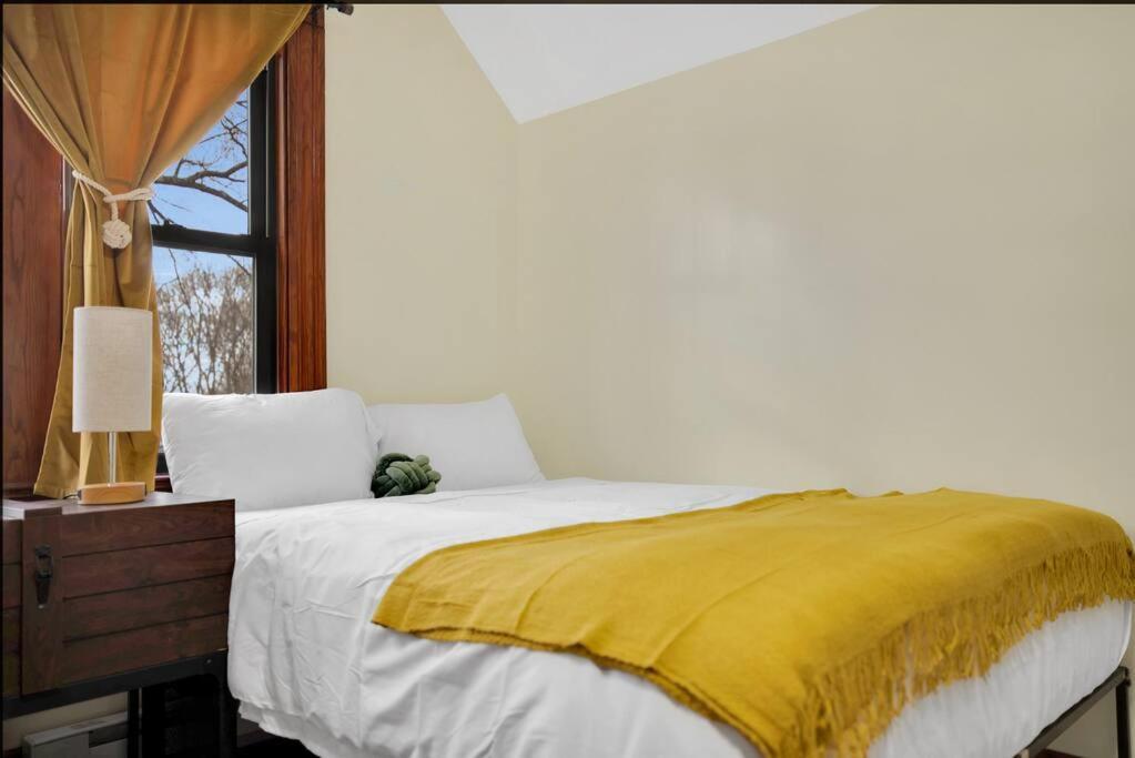 Golden Gem In Heart Of East Rock Quiet 3Br Near Dt And Yale Apartment New Haven Ngoại thất bức ảnh