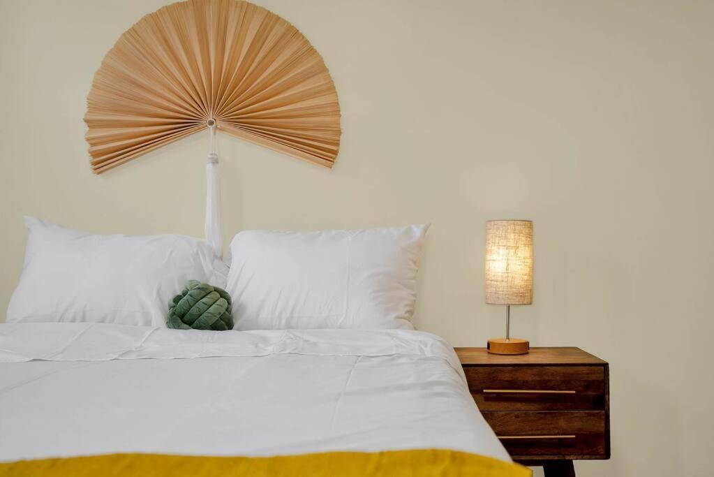Golden Gem In Heart Of East Rock Quiet 3Br Near Dt And Yale Apartment New Haven Ngoại thất bức ảnh