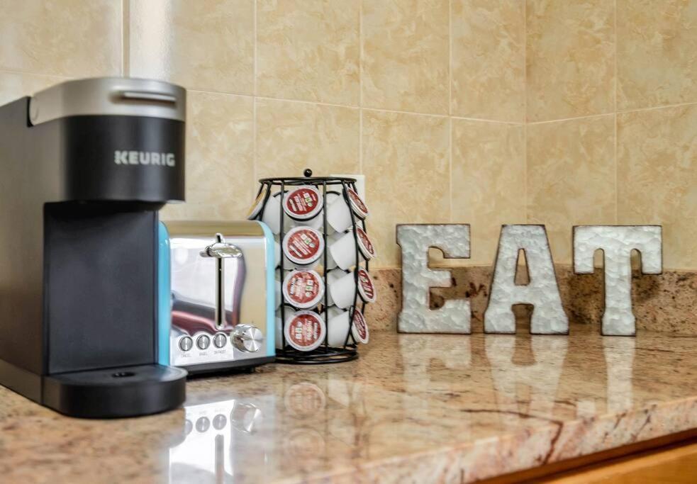 Golden Gem In Heart Of East Rock Quiet 3Br Near Dt And Yale Apartment New Haven Ngoại thất bức ảnh